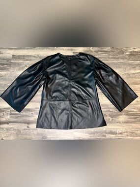 Banana Republic Faux Leather Top Women’s Small Black V-Neck Bell Sleeve Vegan
